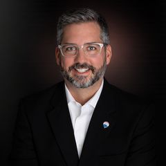 Sean Moore headshot